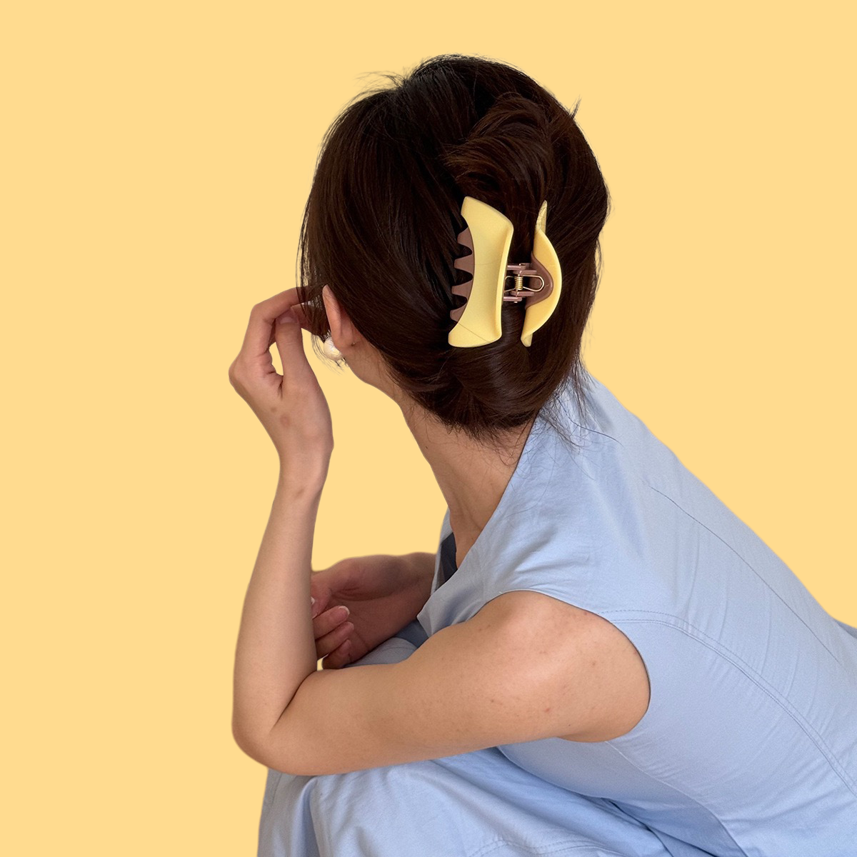 Duo-Tone Half Moon Claw Clip - Europe Minimalist Hair Grabber (Teeth Color Options)