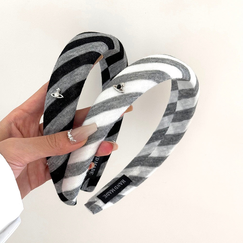 Chic Zebra Striped Bouclé Headband – 2 Colours