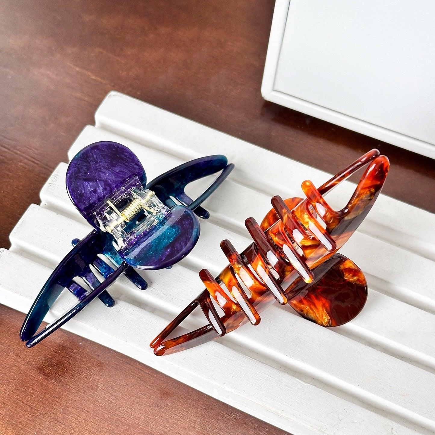 Lavender Claw Hair Clip