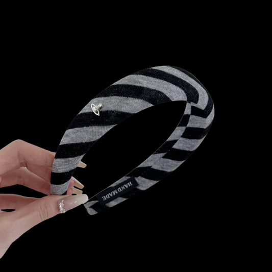 Chic Zebra Striped Bouclé Headband – 2 Colours